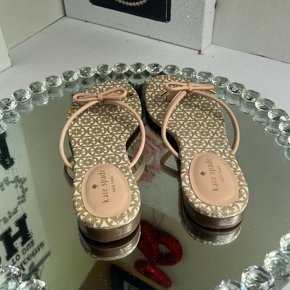 Kate Spade Tan Patterned Sandals size 7.5 - Picture 4 of 7